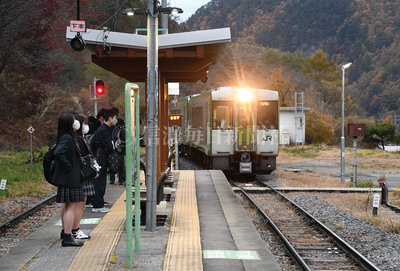 日本最初の鉄道写真集 日本鉄道紀要 51bbdVUYaNL._AC_SY200_QL15_.jpg